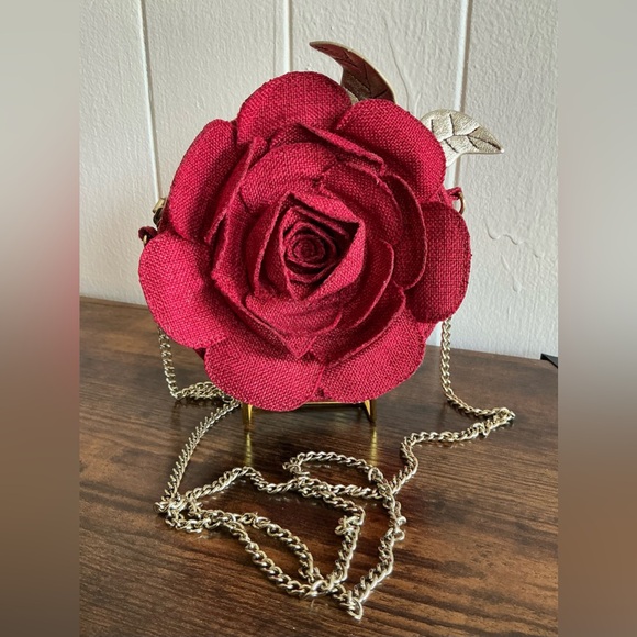 A Rare Danielle Nicole Disney Beauty and the Beast Enchanted Rose crossbody bag - Picture 1 of 5